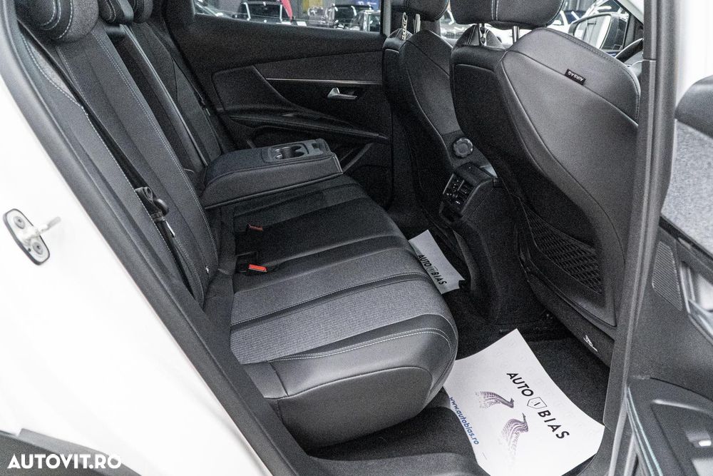 Peugeot 3008 1.2 PureTech Turbo S&S EAT6 Allure - 9