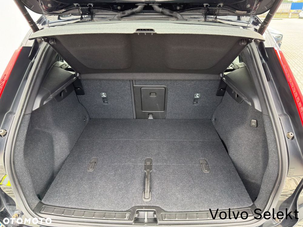 Volvo XC 40 - 35