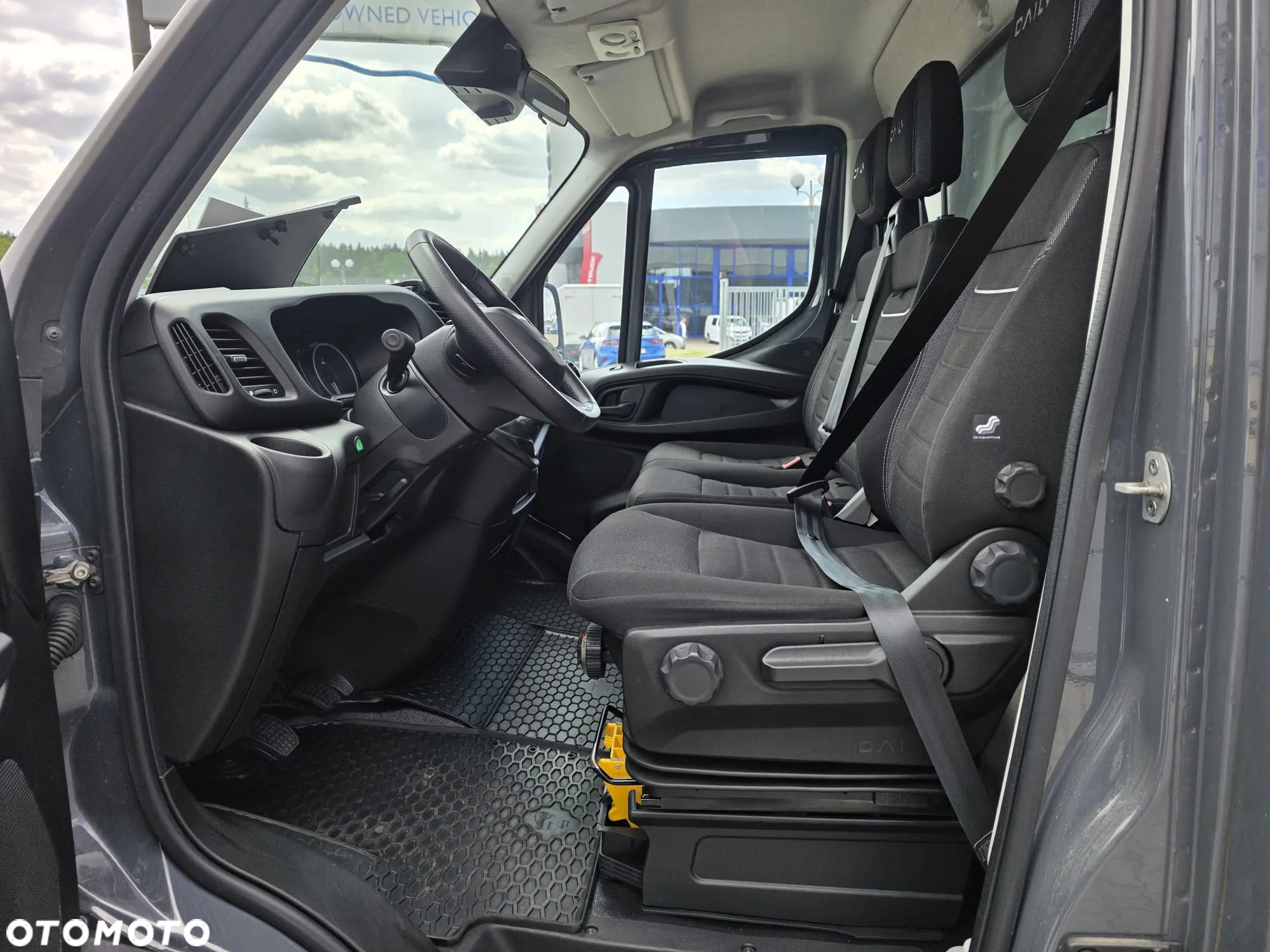 Iveco 50C18 Kontener z winda 1000 Kg 8EP Krajowy Ledy Nawigacja Wzmocniony - 11