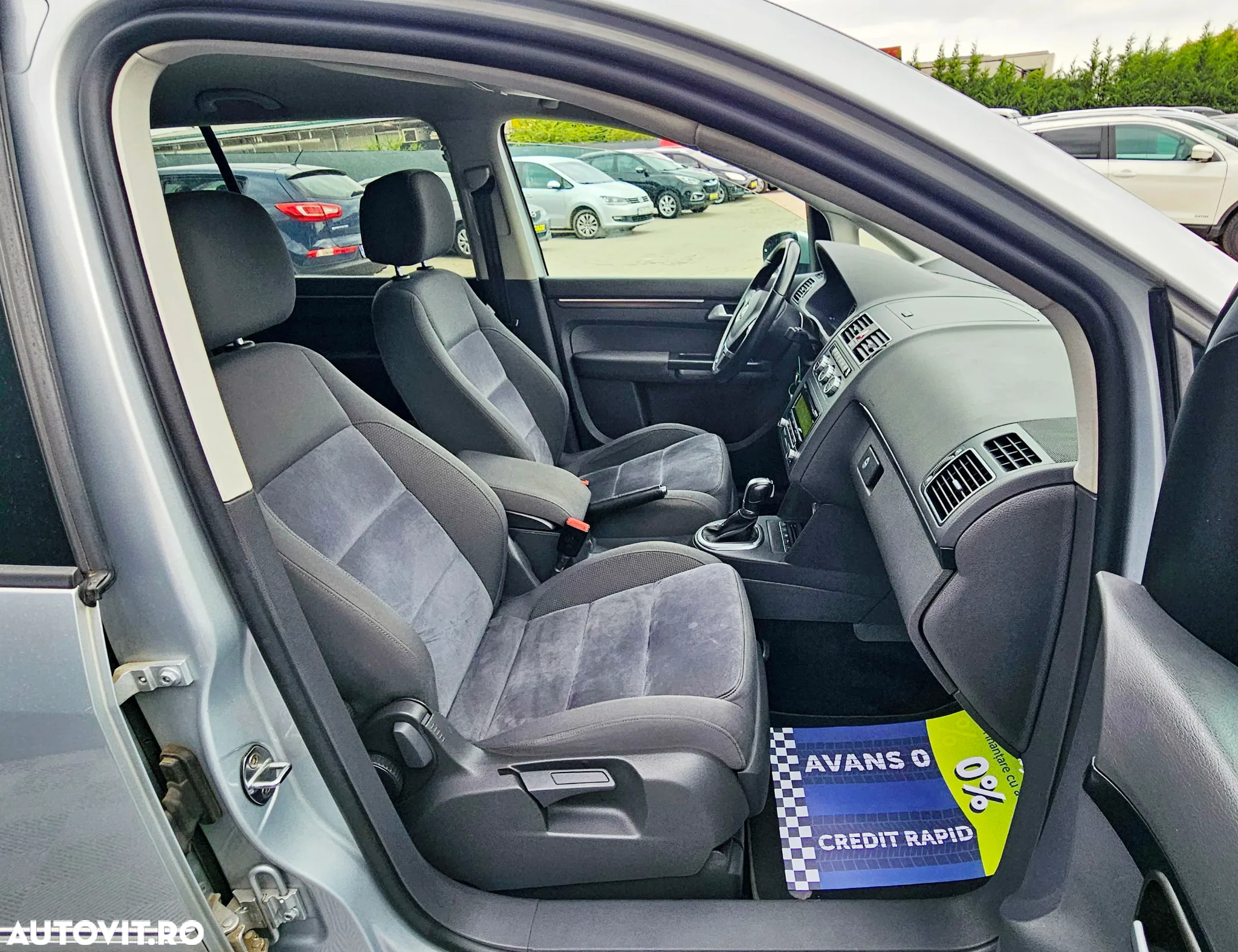 Volkswagen Touran - 14