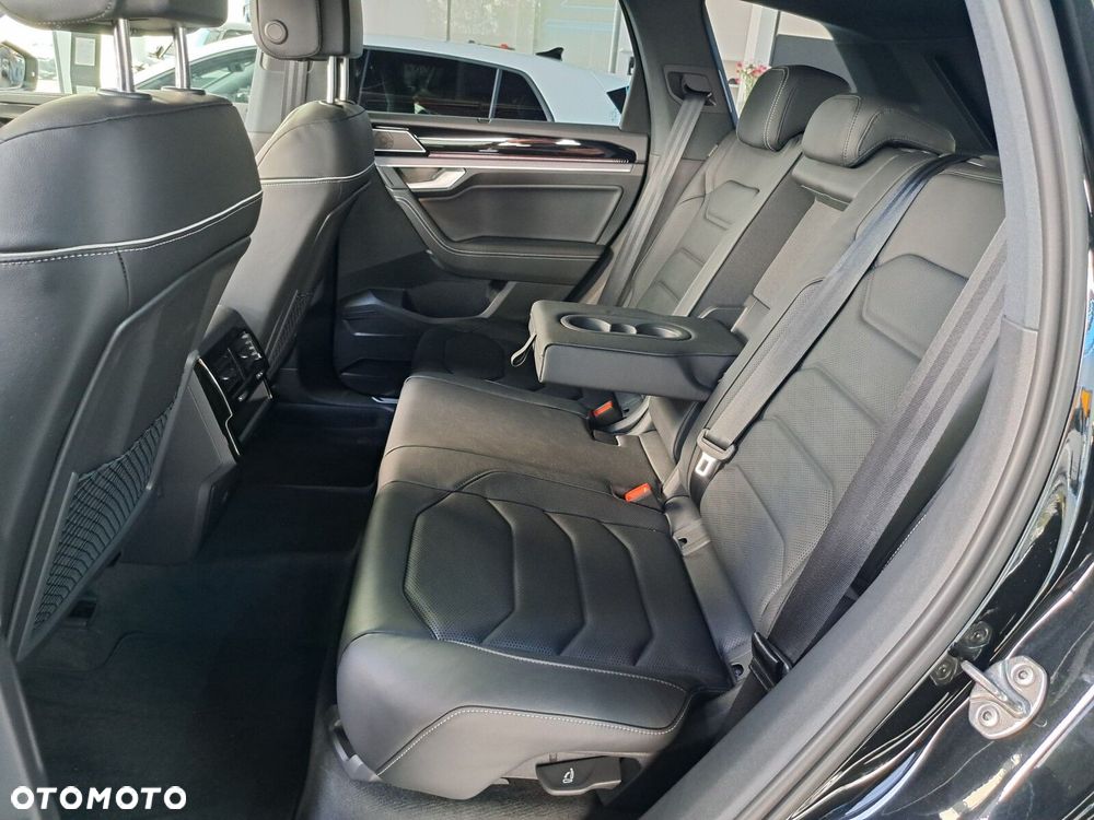 Volkswagen Touareg 3.0 V6 TDI 4Motion R-Line Final Edition - 18