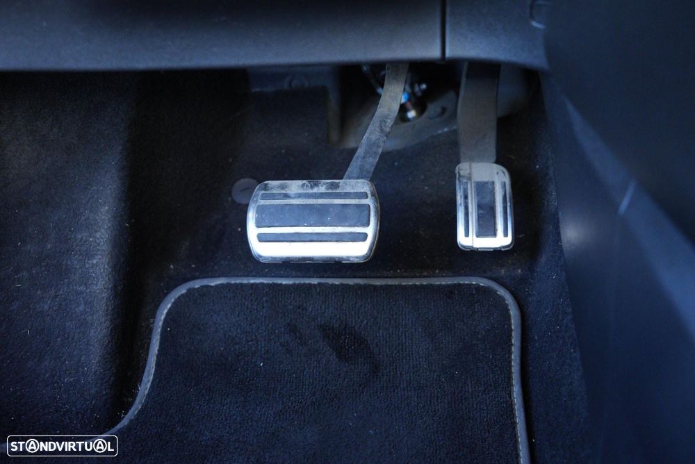 Peugeot 2008 1.2 PureTech GT EAT8 - 46