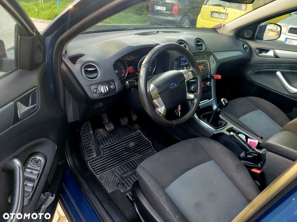 Ford Mondeo 2.0 FF Ghia - 5