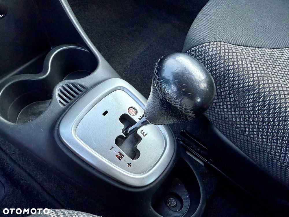 Toyota Aygo 1.0 VVT-i Sol EU5 MM - 25