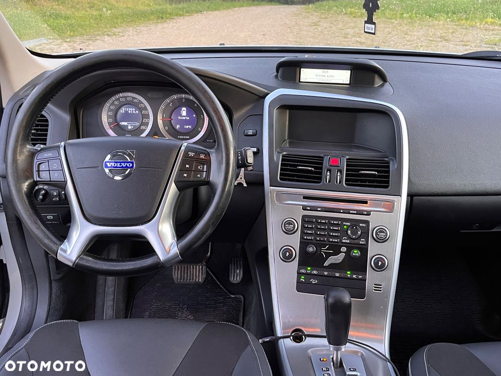 Volvo XC 60 D5 AWD Momentum - 16