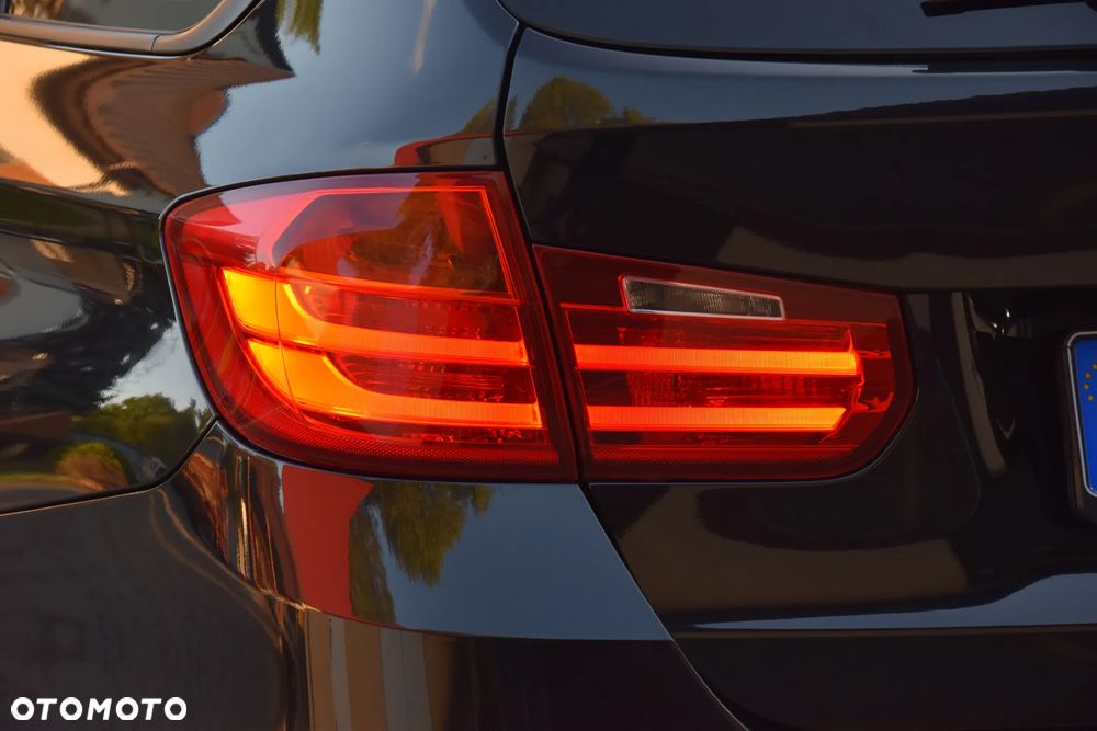 BMW Seria 3 320d Sport Line - 11