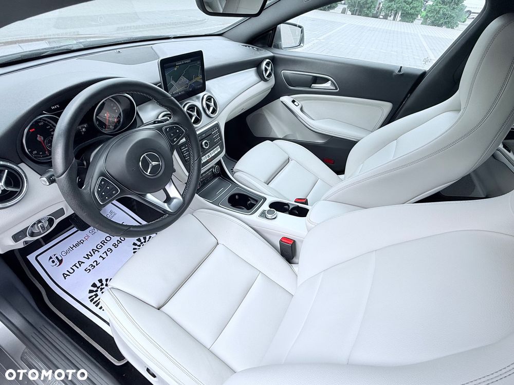 Mercedes-Benz CLA 250 7G-DCT AMG Line - 25