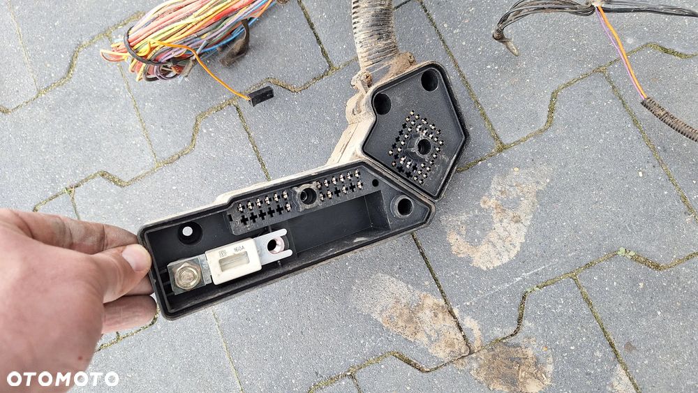 John Deere seria 6000, 6600 6400 6300 AL82335 instalacja elektryczna wiazka kabiny 6800 - 4