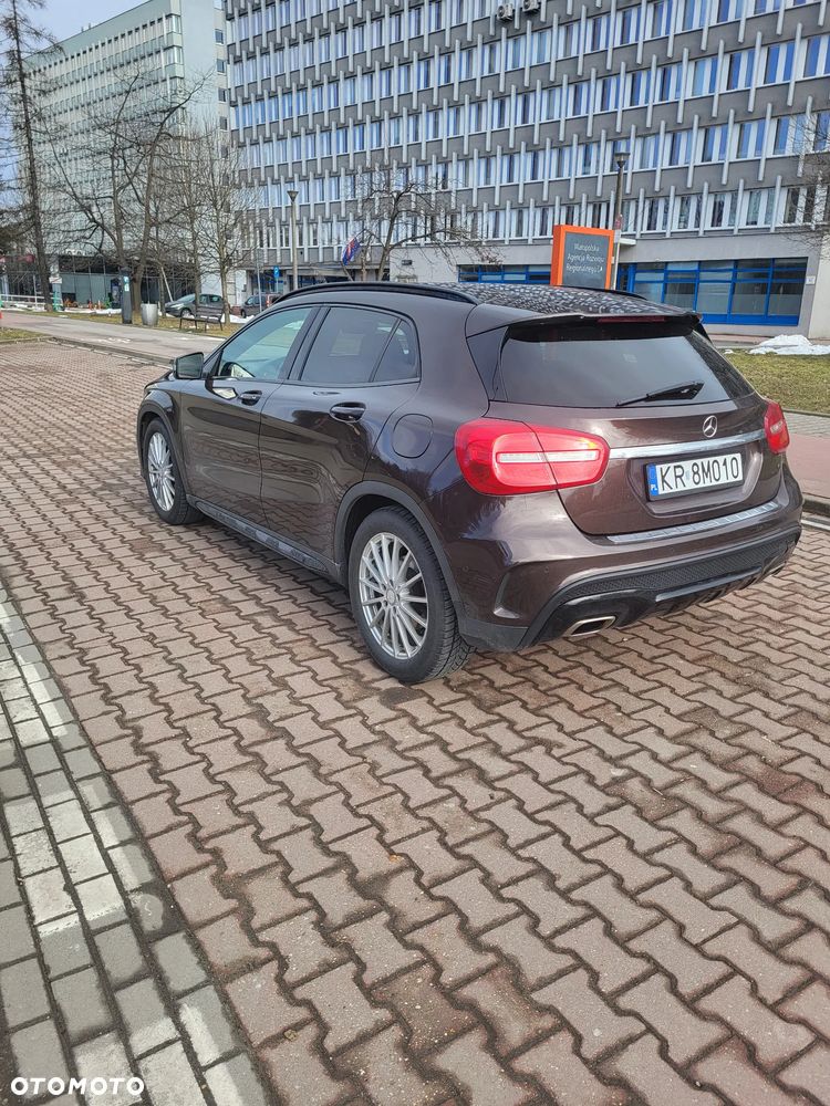 Mercedes-Benz GLA 200 7G-DCT AMG Line - 2