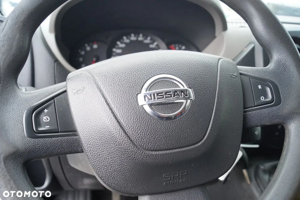 Nissan NV400 - 17