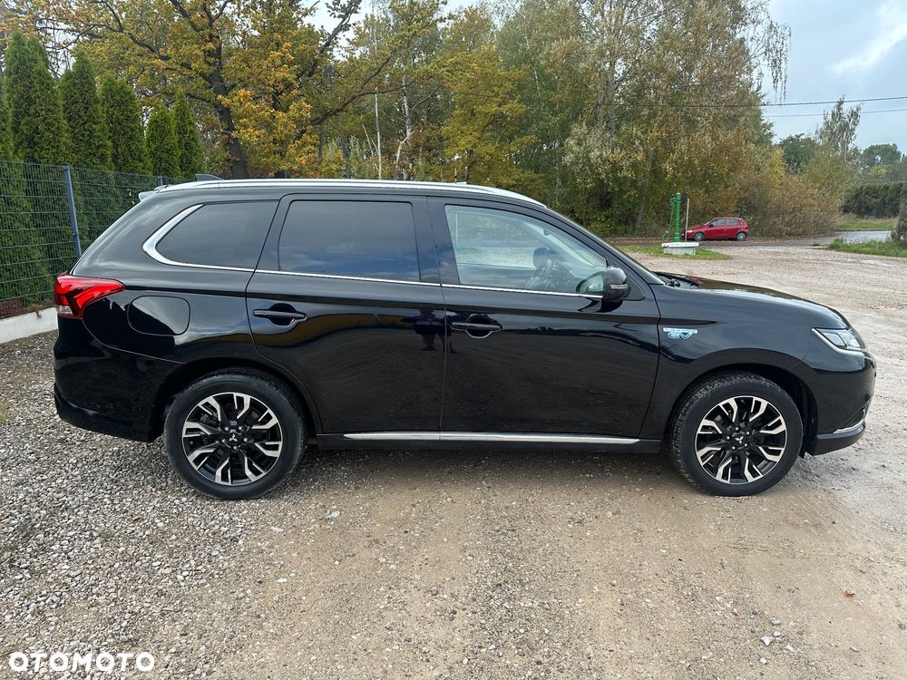 Mitsubishi Outlander 2.0 4WD Top - 10