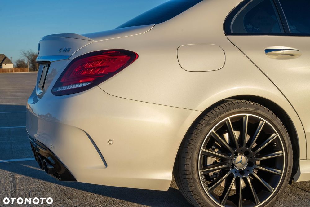 Mercedes-Benz Klasa C AMG 43 4Matic AMG TCT 9G - 11