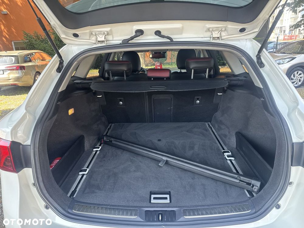 Toyota Avensis 1.8 Selection MS - 18