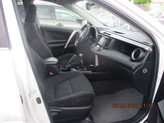 Toyota RAV4 2.0 D-4D Active - 7