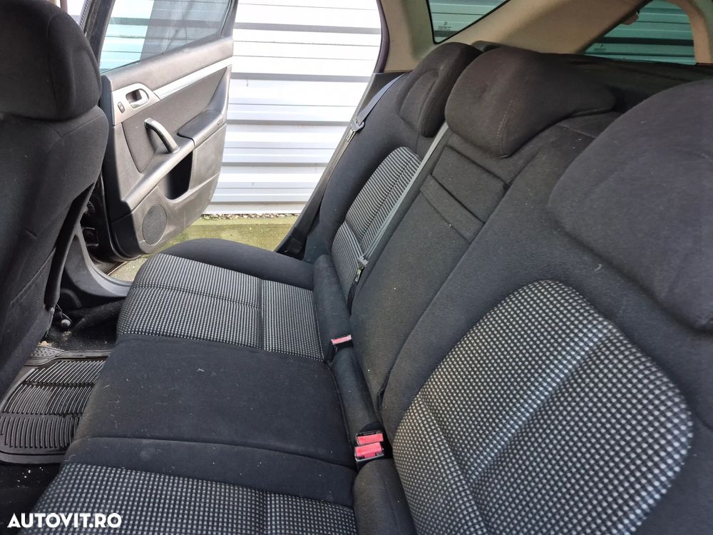 Peugeot 407 HDi 135 Automatik Sport - 17