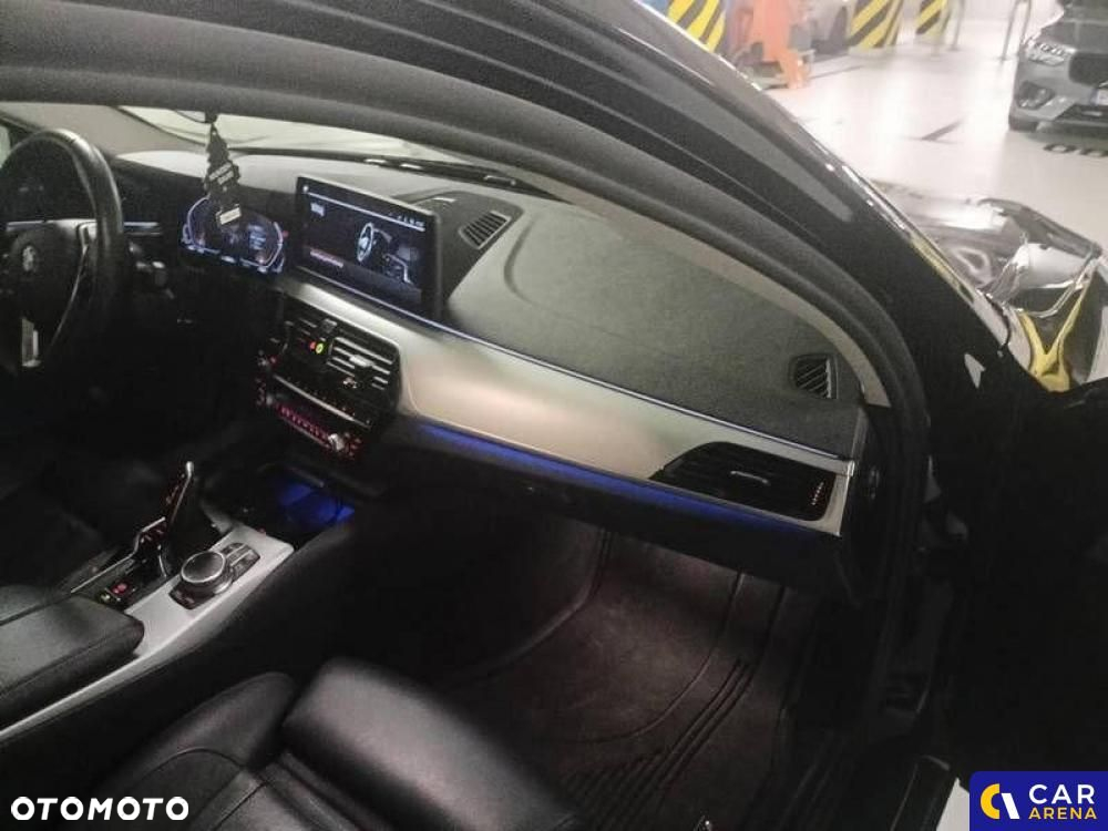 BMW Seria 5 530i xDrive - 27