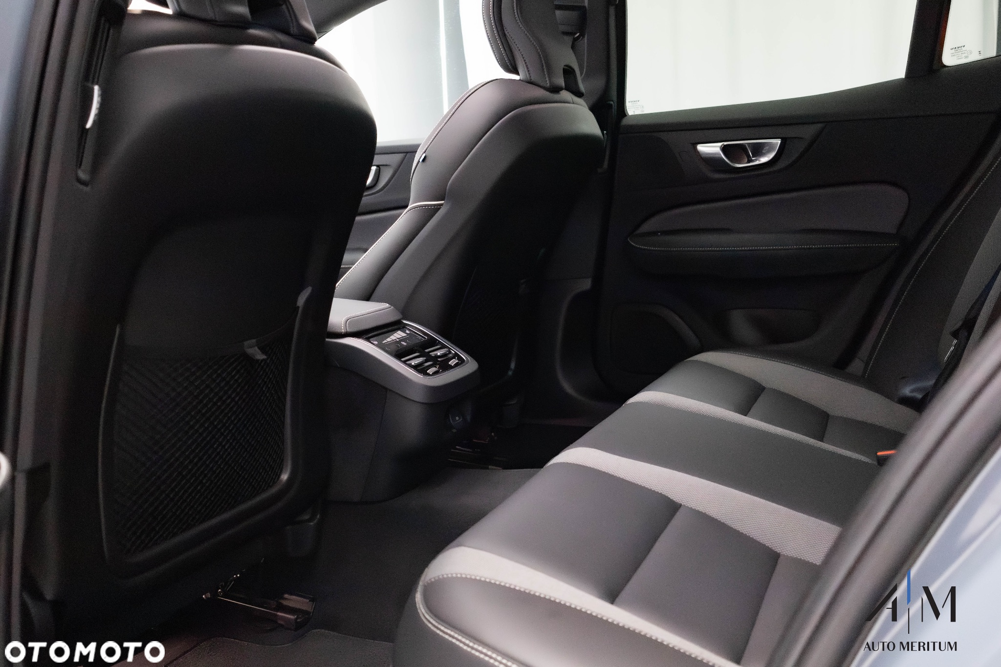 Volvo S60 B5 B AWD Ultimate Dark - 23