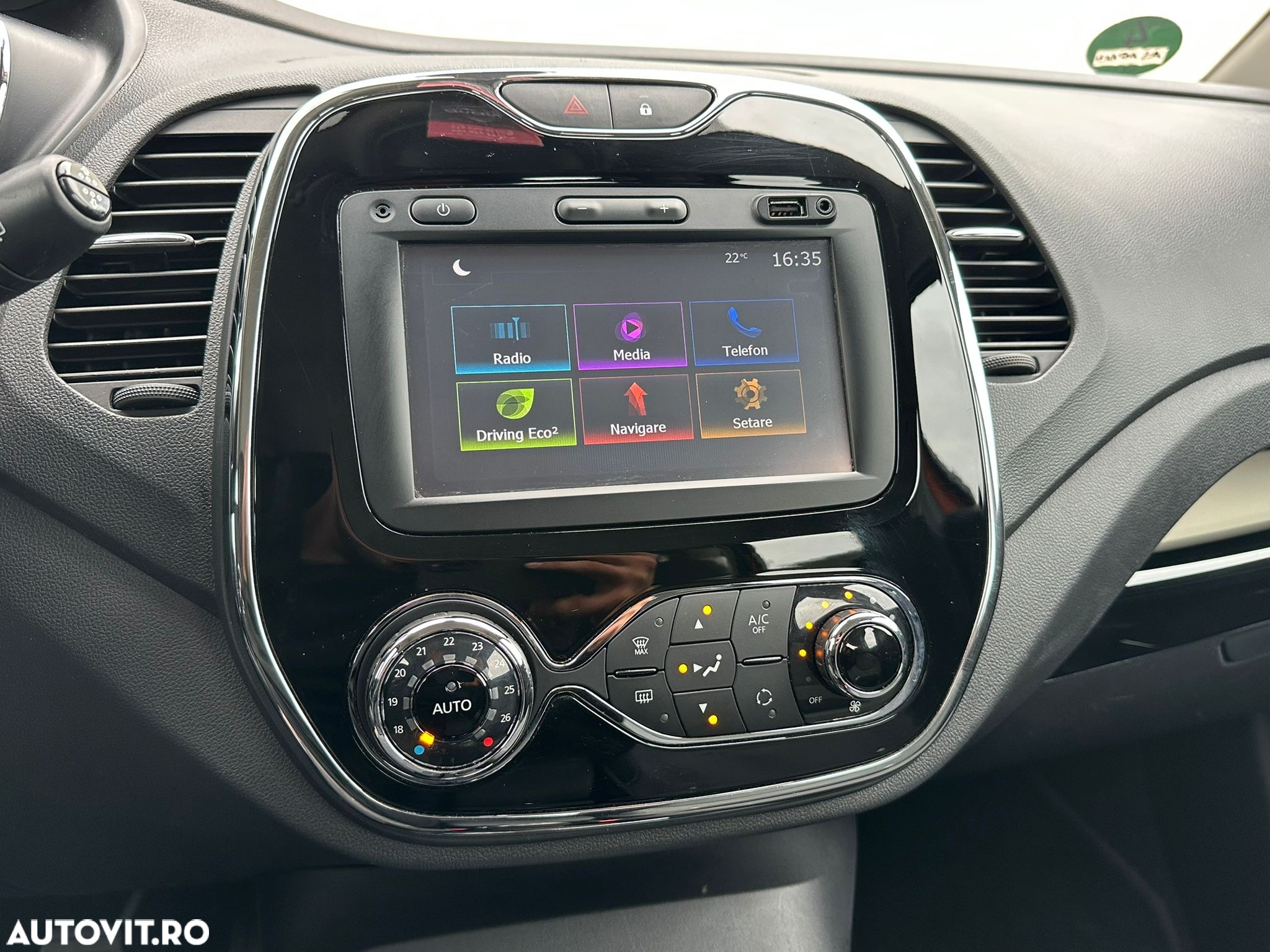 Renault Captur (ENERGY) TCe 90 INTENS - 12