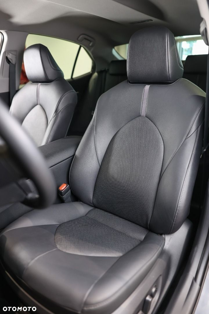 Toyota Camry - 8