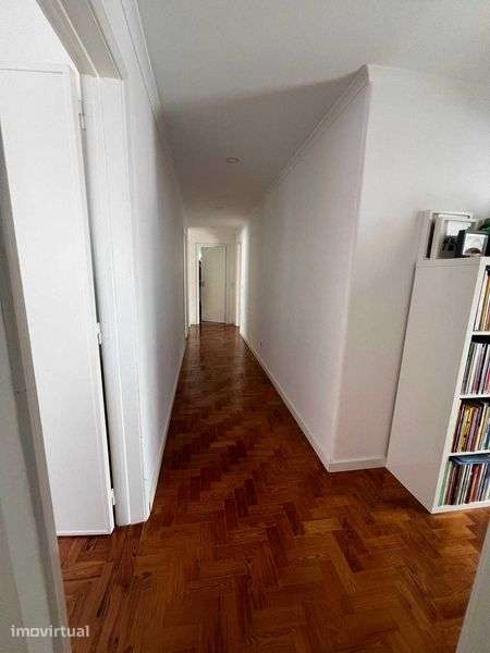 Andar de Moradia T3/ Logradouro/Churrasqueira/Garagem Queijas - Grande imagem: 4/12