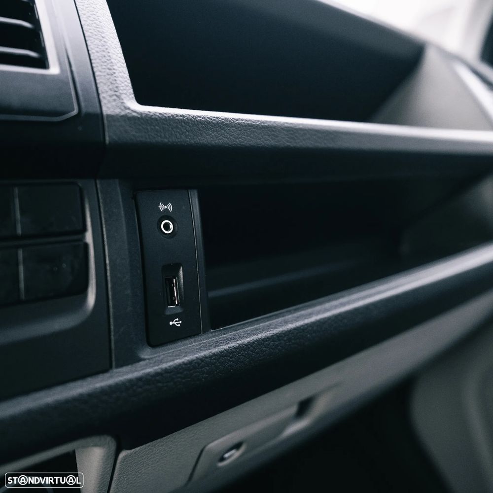 VW Transporter Caravelle DSG Longa Comfortline - 18