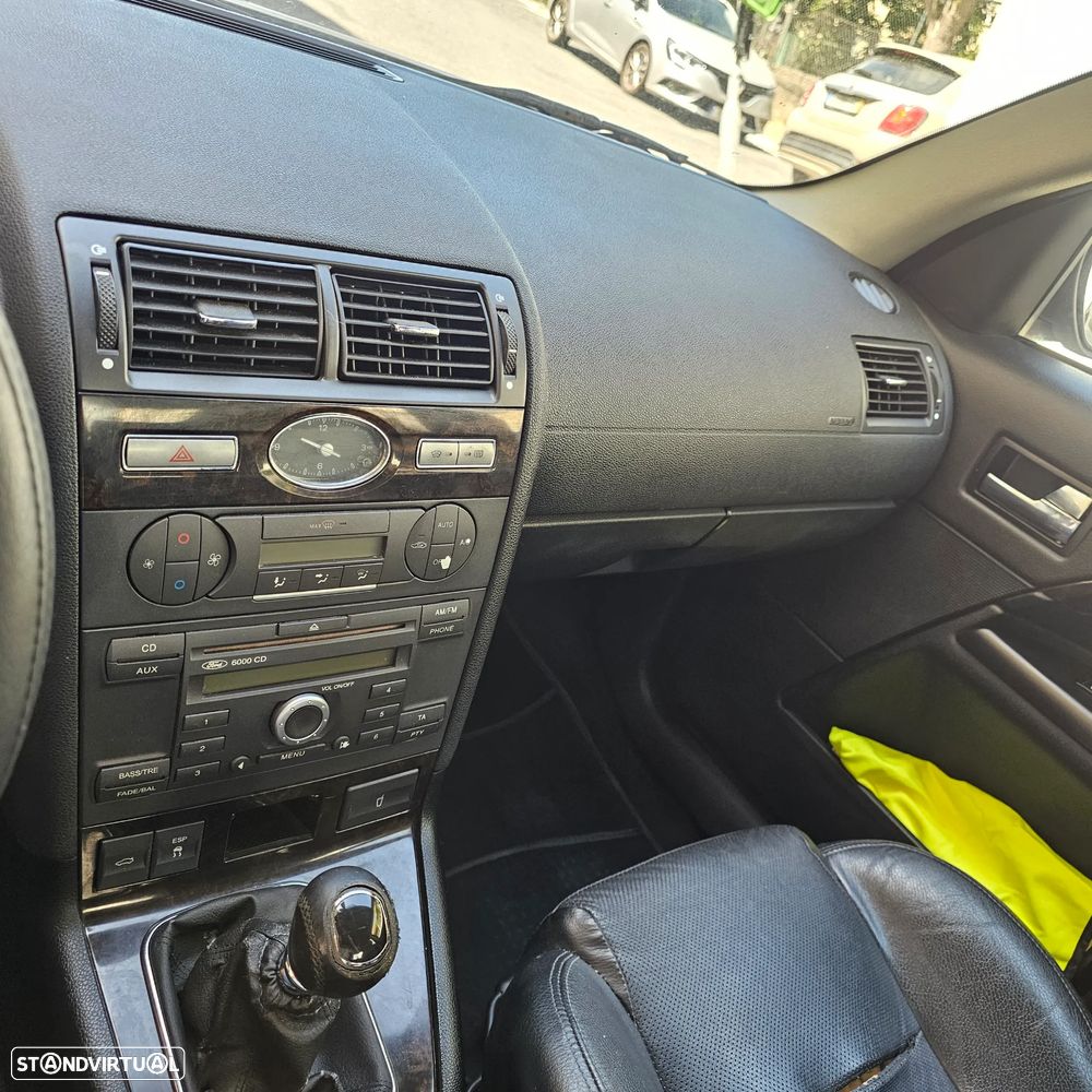 Ford Mondeo 2.0 TDCI Trend - 16