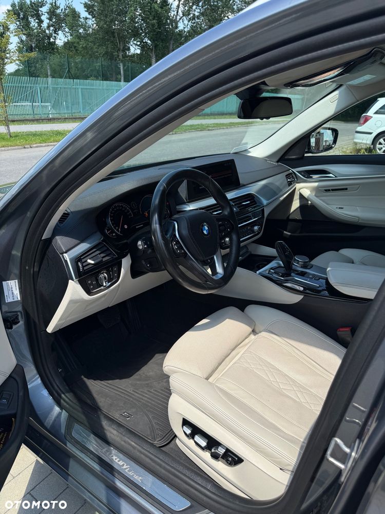 BMW Seria 5 540i xDrive Luxury Line - 16