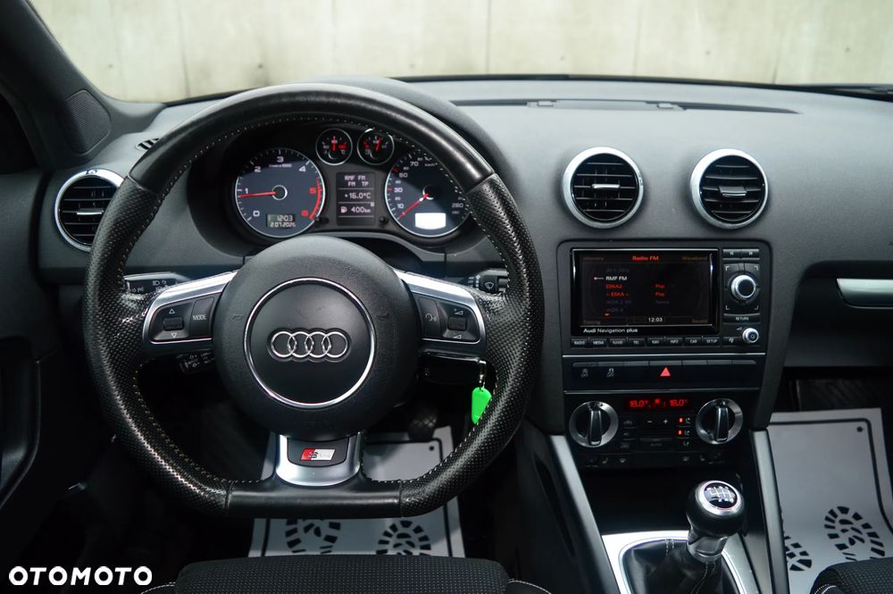 Audi A3 Sportback 2.0 TDI DPF quattro S line Sportpaket - 16