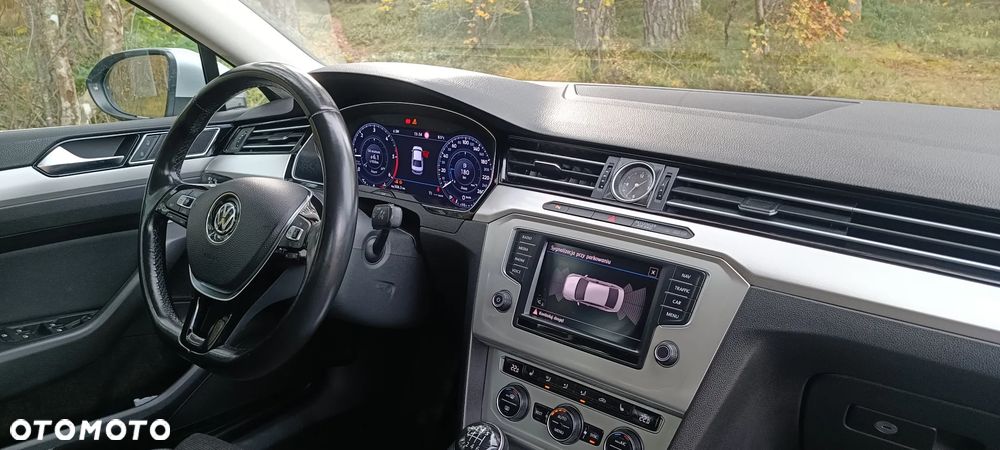 Volkswagen Passat - 10