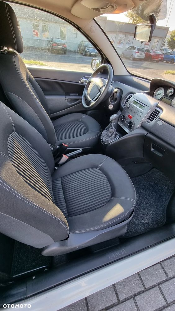 Lancia Ypsilon 1.4 S MomoDesign (5 os.) - 14