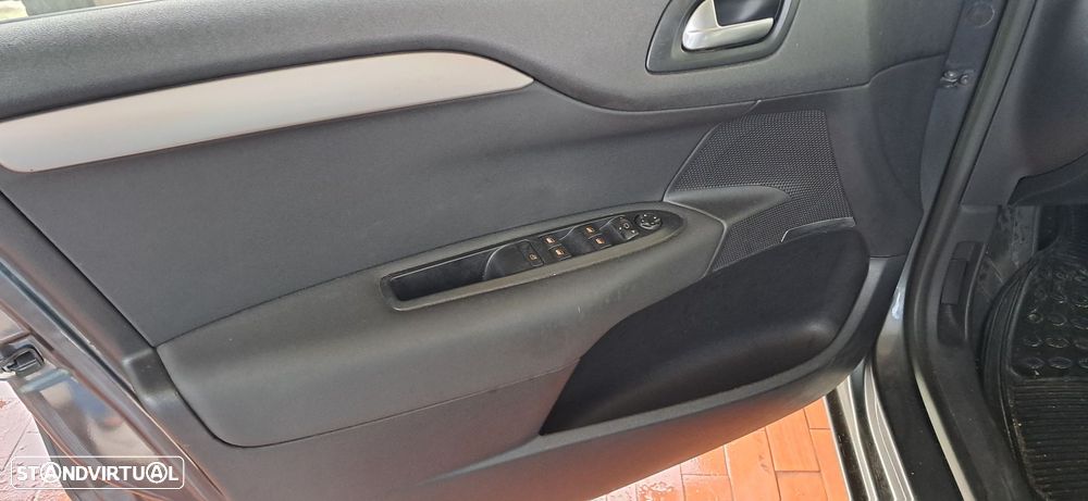 Citroën C4 1.6 HDi Seduction - 4