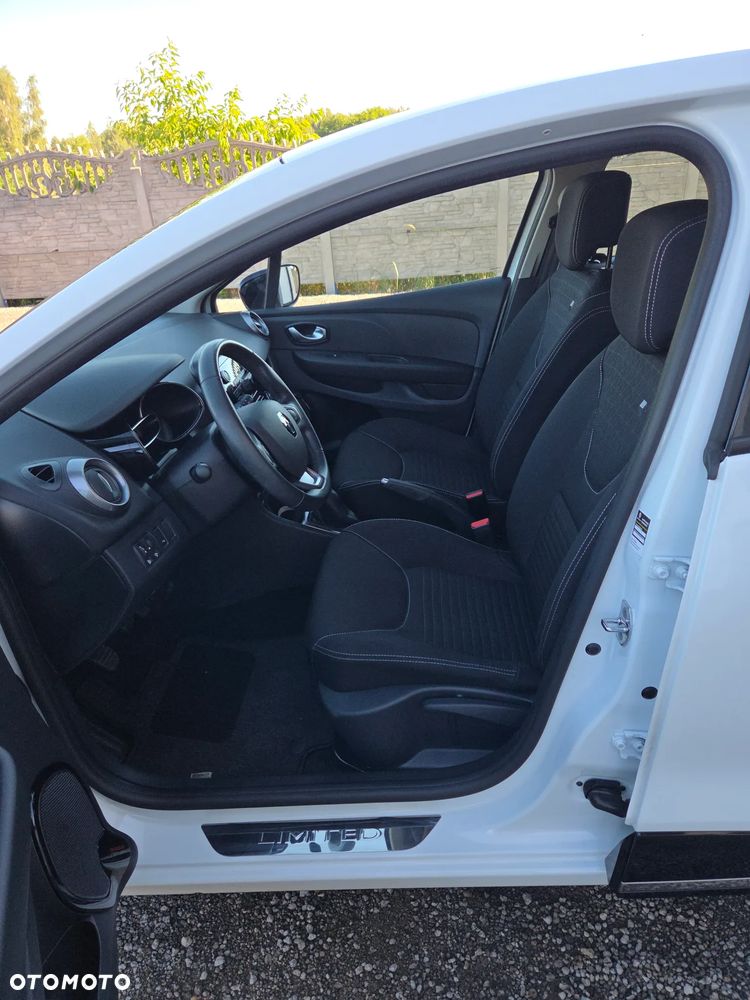 Renault Clio 1.2 16V 75 LIMITED - 29
