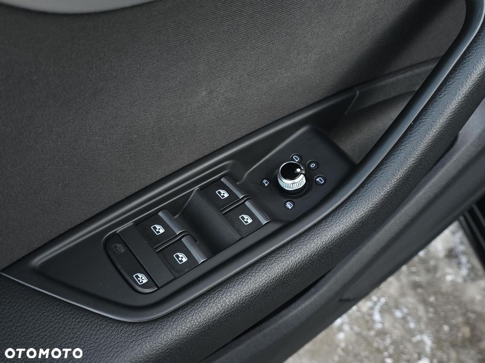 Audi A4 Limousine - 12