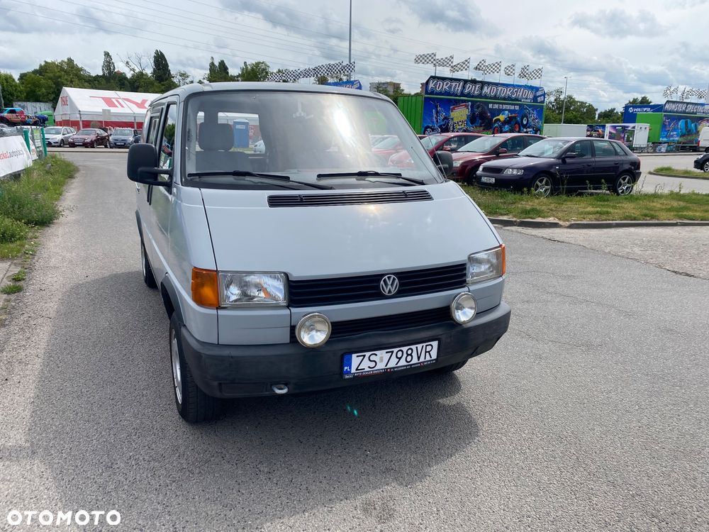 Volkswagen Caravelle - 20