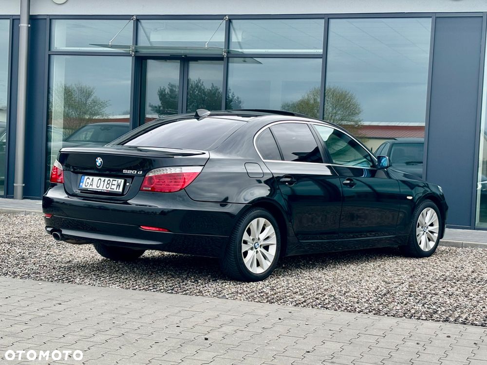 BMW Seria 5 520d Edition Sport - 11
