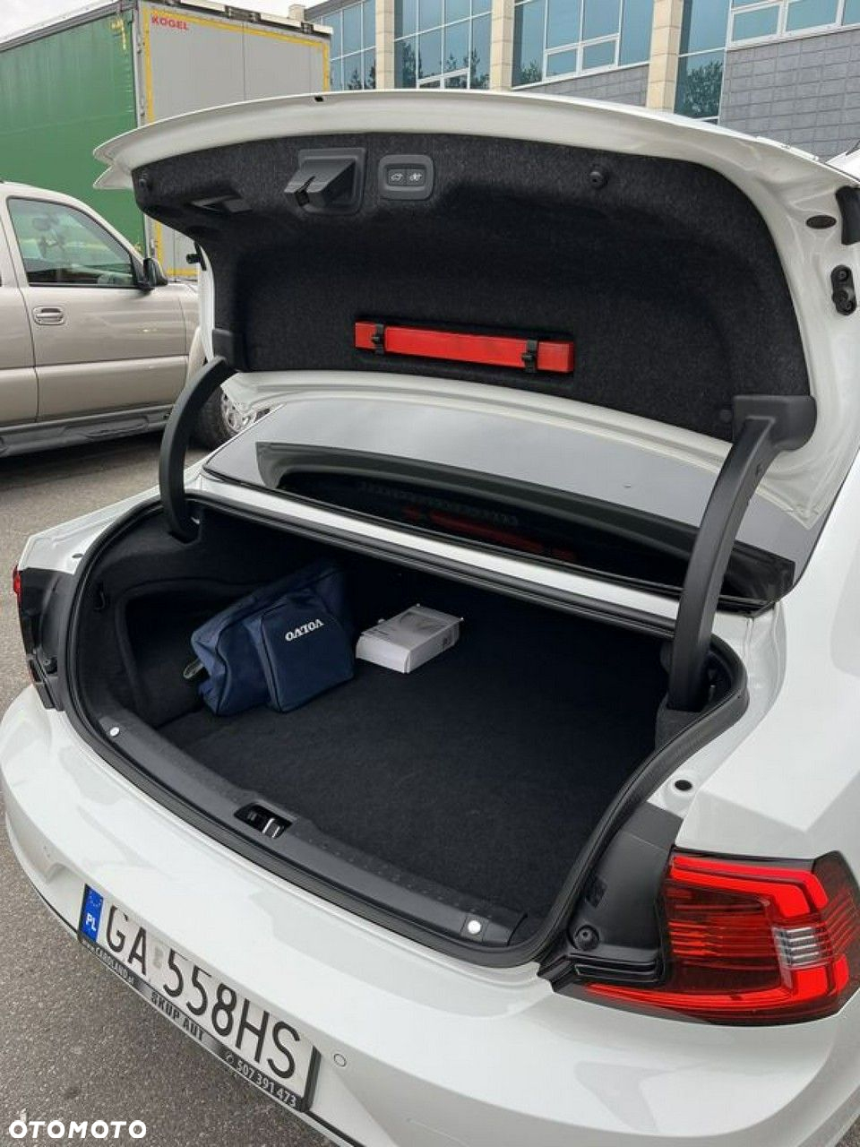 Volvo S90 B4 B R-Design - 16