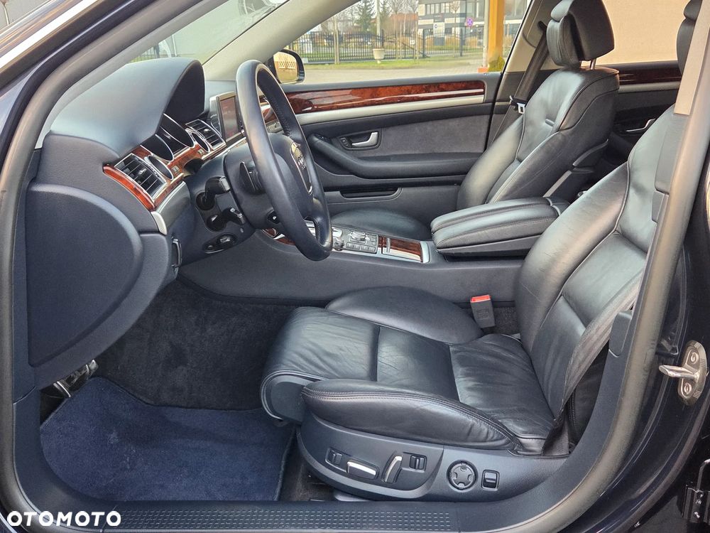 Audi A8 4.2 FSI Quattro - 2