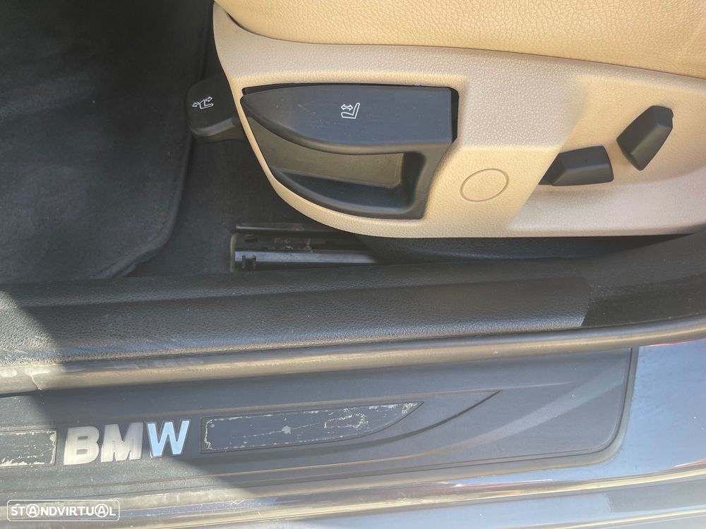 BMW 525 d Exclusive Auto - 11
