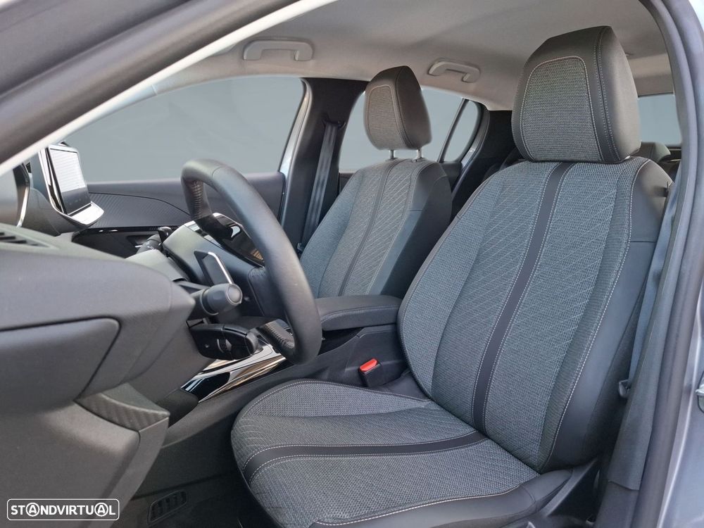 Peugeot 208 1.2 Hybrid Allure e-DCS6 - 11