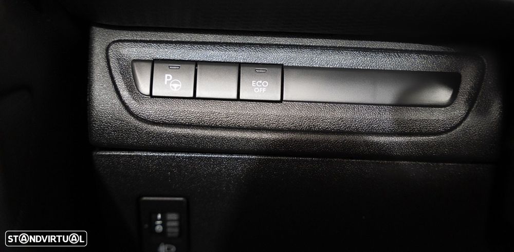 Peugeot 2008 1.2 PureTech Allure EAT6 - 8