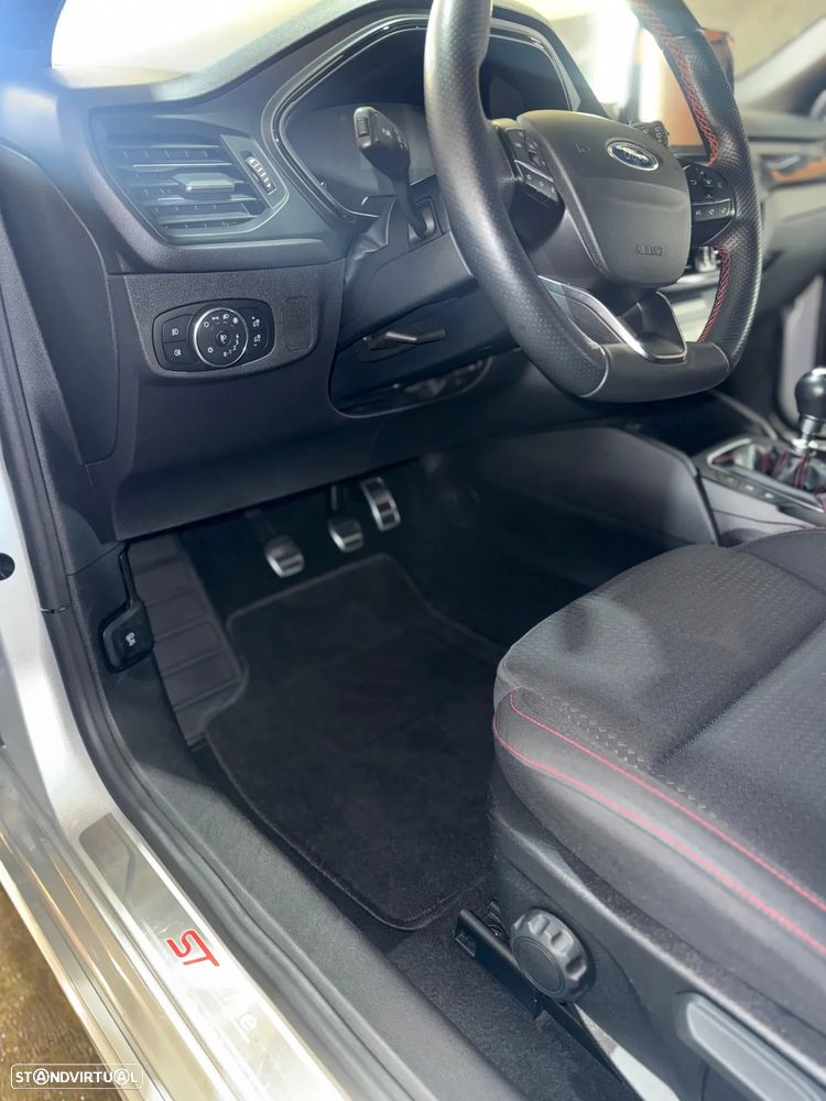 Ford Focus 1.0 EcoBoost ST-Line - 4
