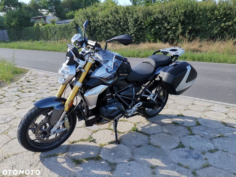 BMW R - 1