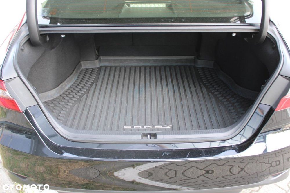 Toyota Camry - 29