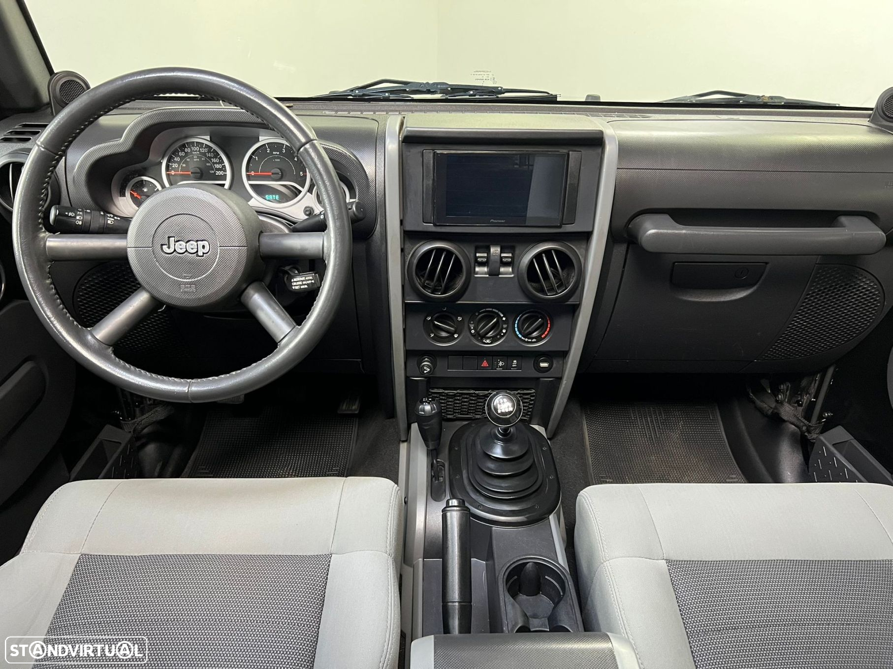 Jeep Wrangler - 8