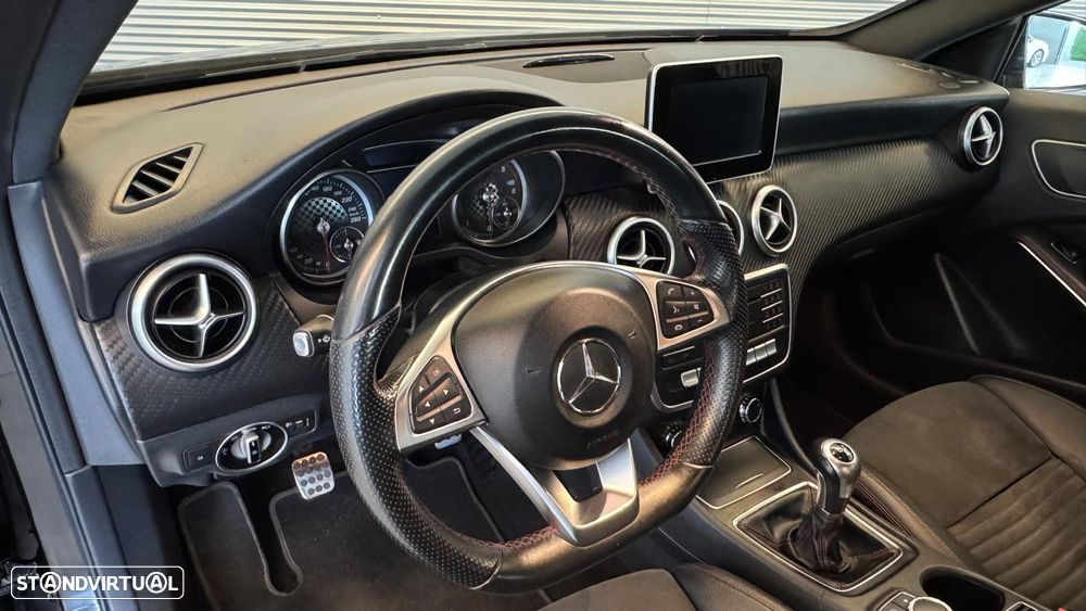 Mercedes-Benz A 180 d AMG Line - 13