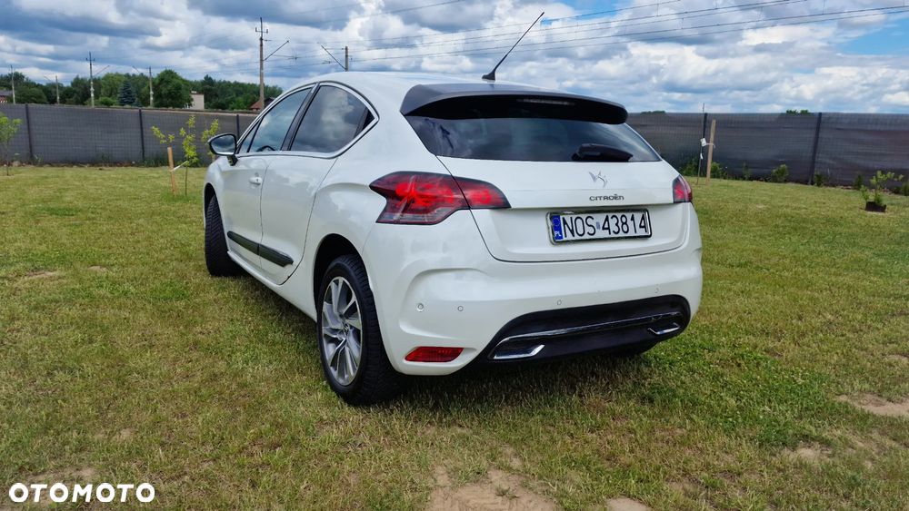 Citroën DS4 e-HDi 110 EGS6 SoChic - 11