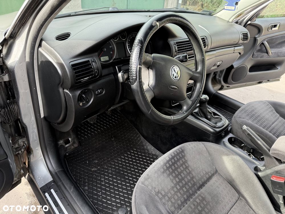 Volkswagen Passat - 16
