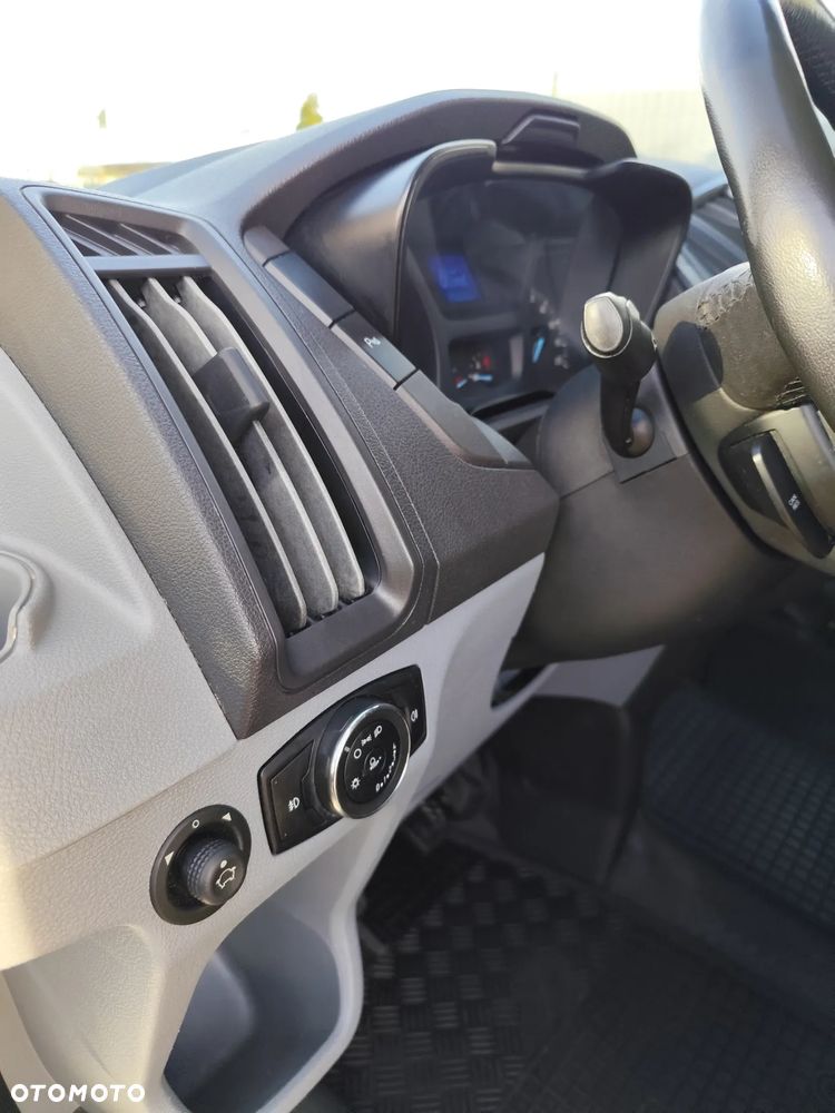 Ford Transit - 12