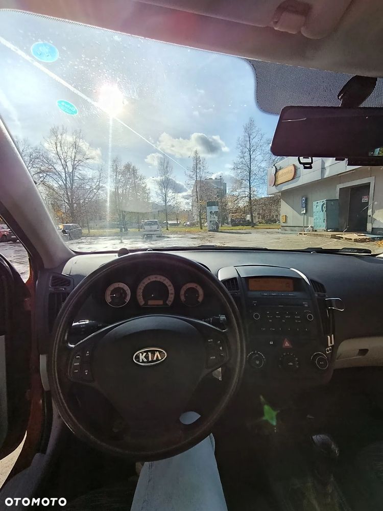 Kia Ceed 1.6 Comfort - 28