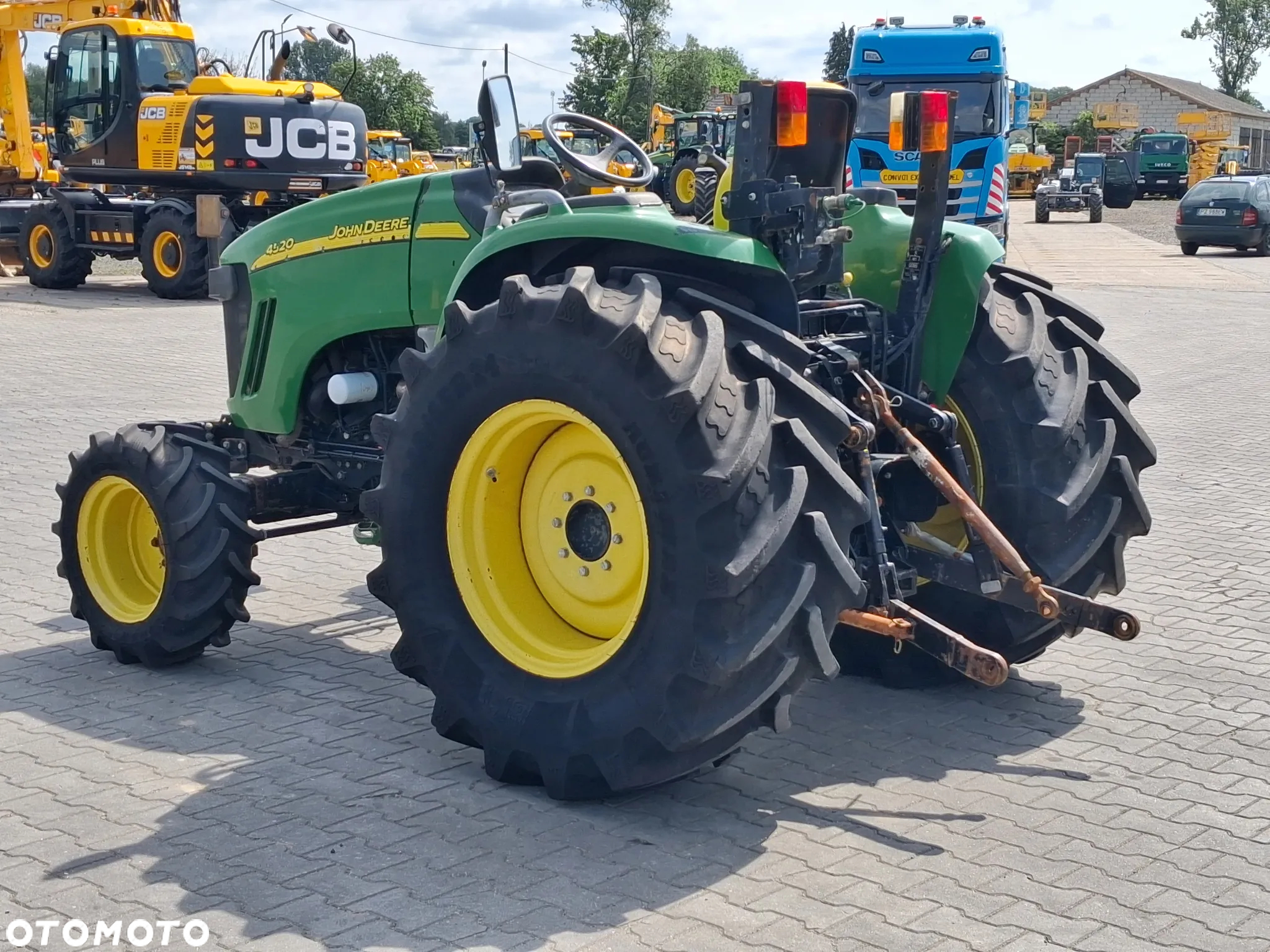 John Deere 4520 - 3